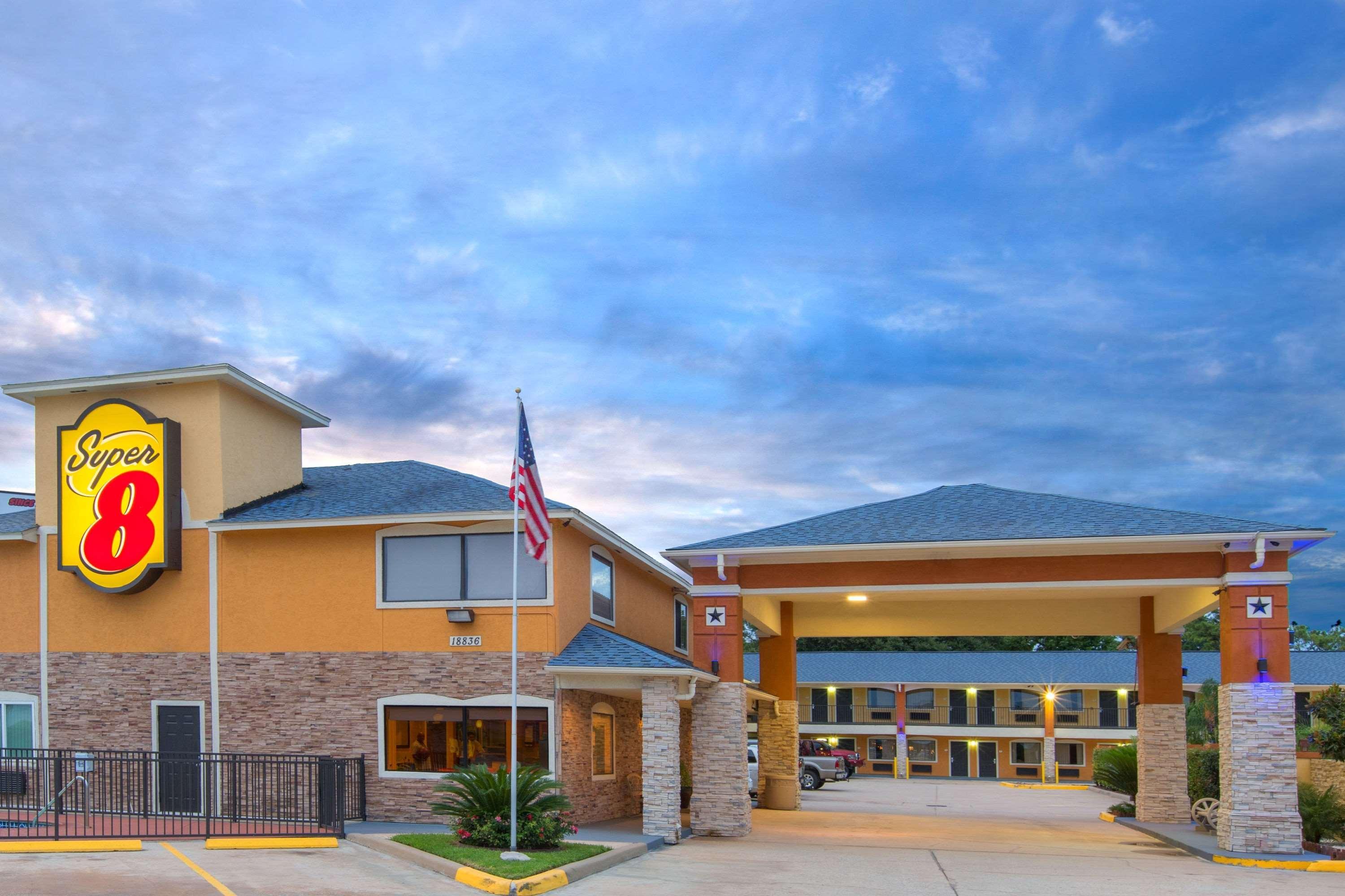 Super 8 By Wyndham Houston/Willowbrook Hwy 249 מראה חיצוני תמונה