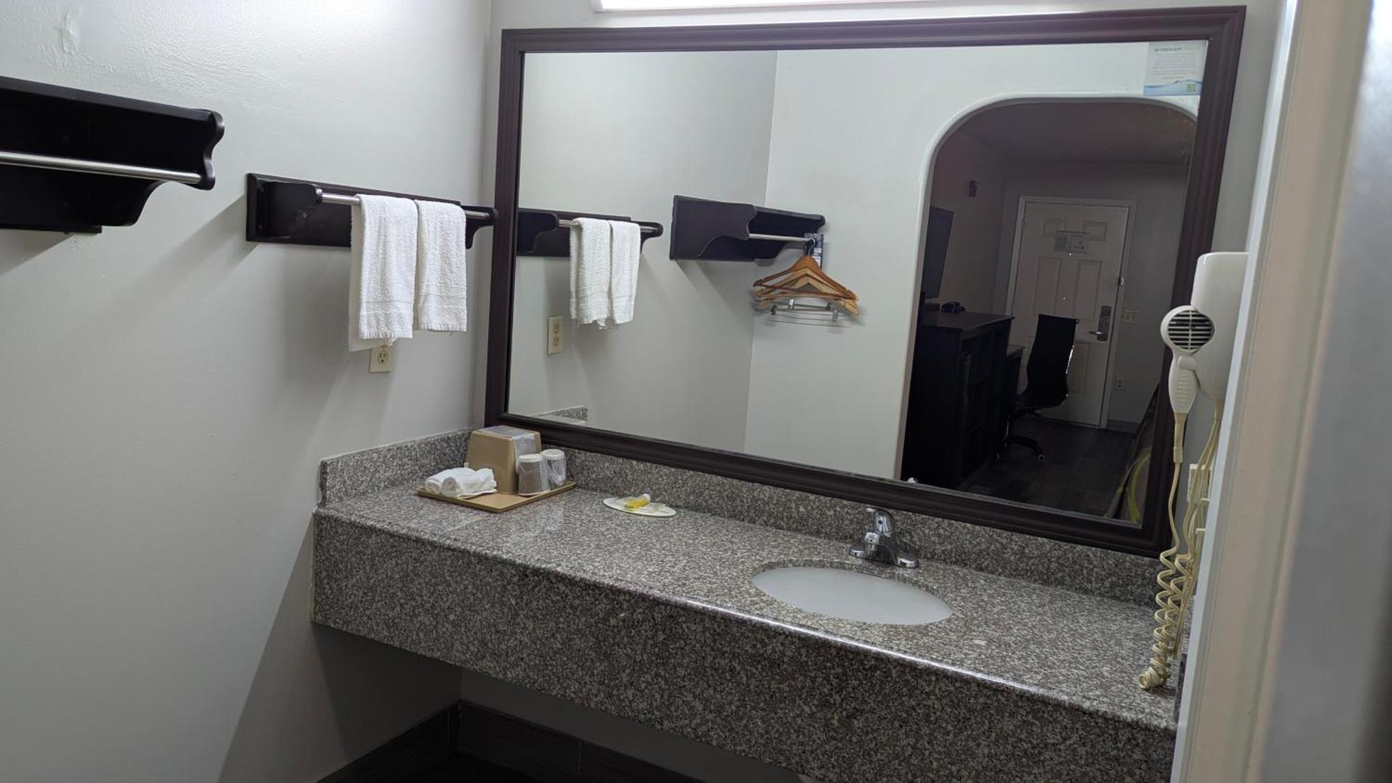 Super 8 By Wyndham Houston/Willowbrook Hwy 249 מראה חיצוני תמונה