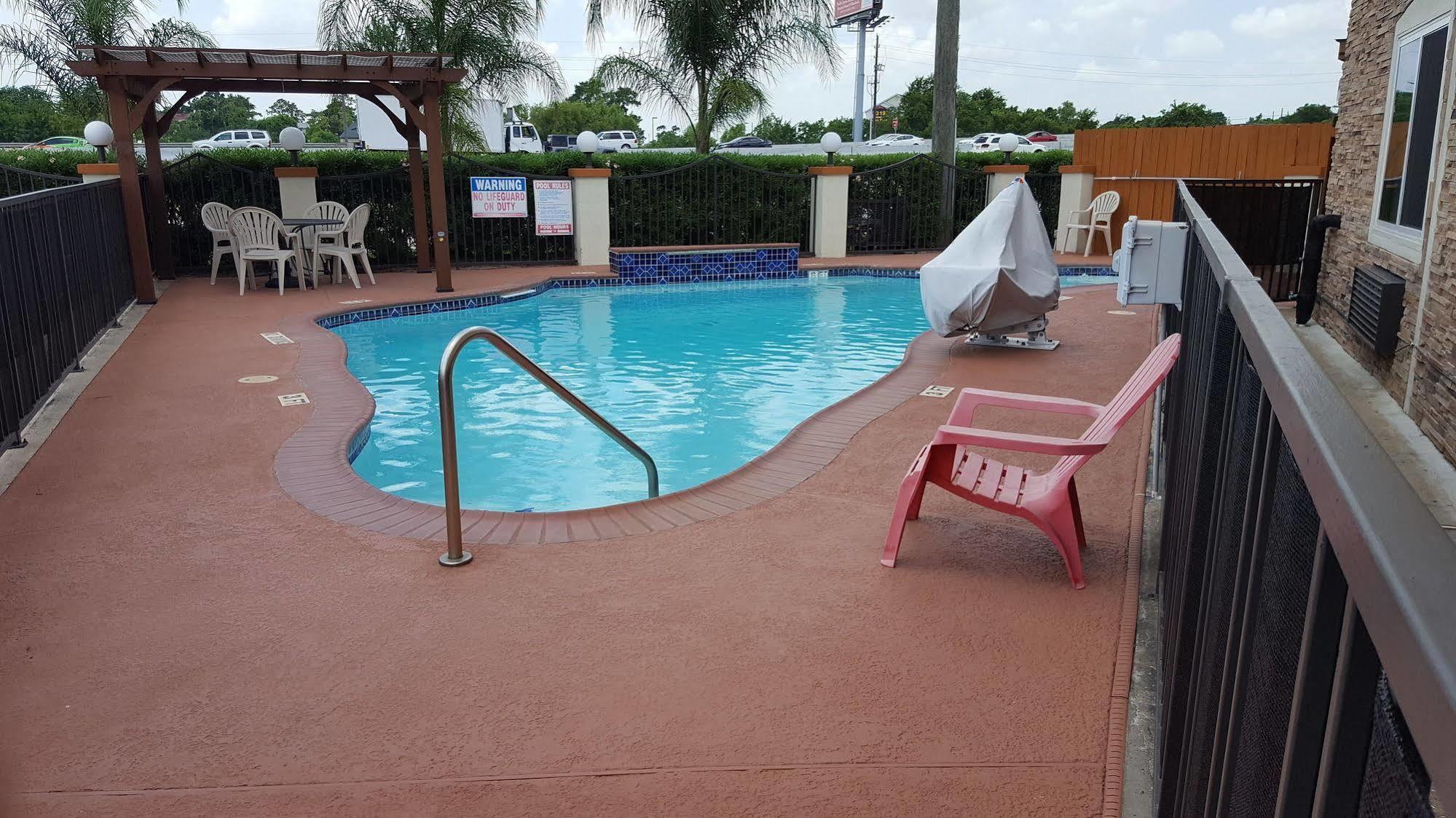 Super 8 By Wyndham Houston/Willowbrook Hwy 249 מראה חיצוני תמונה