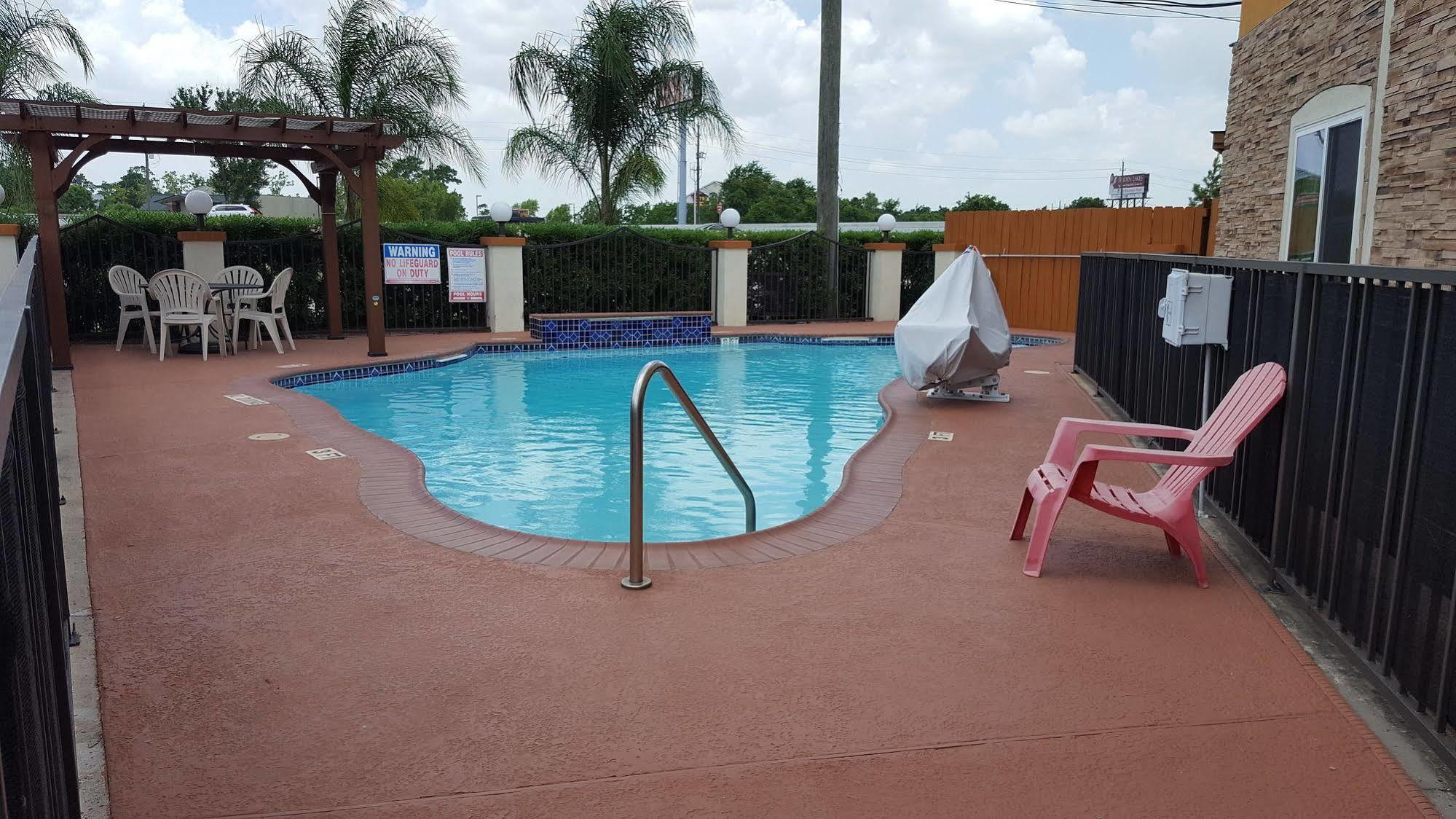 Super 8 By Wyndham Houston/Willowbrook Hwy 249 מראה חיצוני תמונה